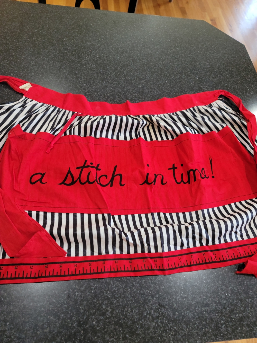 Vintage/Retro Red Black White Stripe Waist Apron 100% Cotton Sewing Pockets